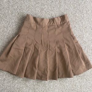 brown pleated skirt